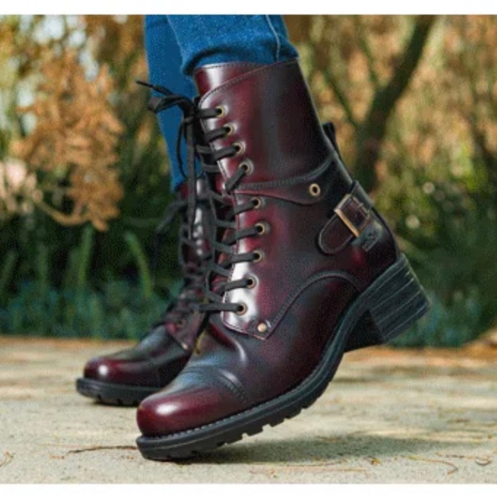 Taos Dark Cherry Crave Boots - 9 Women’s Like New!